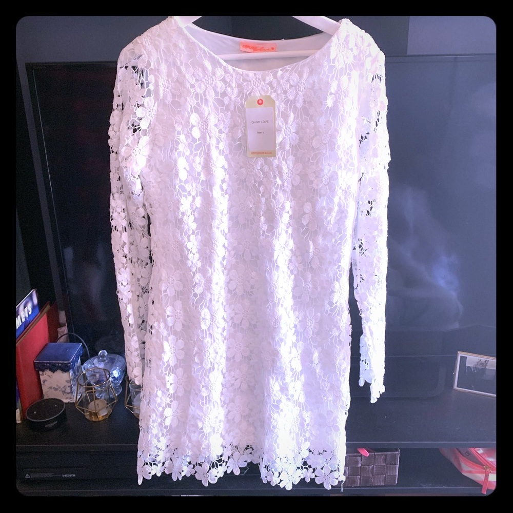 white lace dress